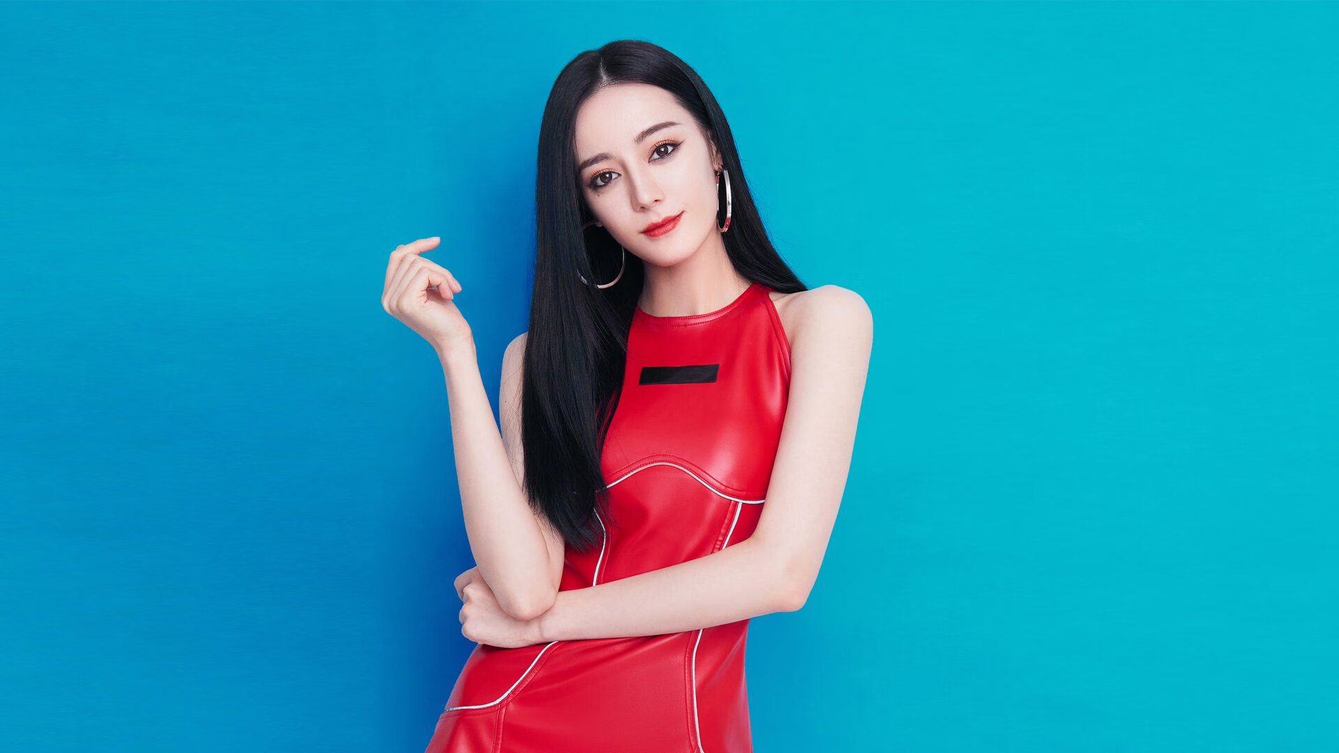 中国女排庆祝新场馆落成拍摄合影，中国女排表演